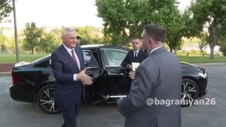Мгер Григорян выступает на мероприятии по случаю Дня независимости США в Ереване