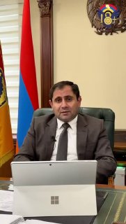 Министр обороны Армении Сурен Папикян на пресс-конференции в Ереване
