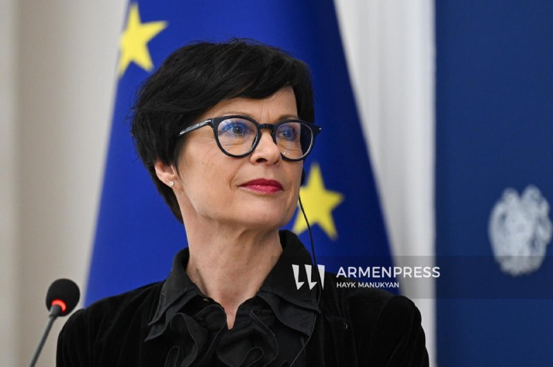 Представители Европейского союза и Армении на встрече в Ереване