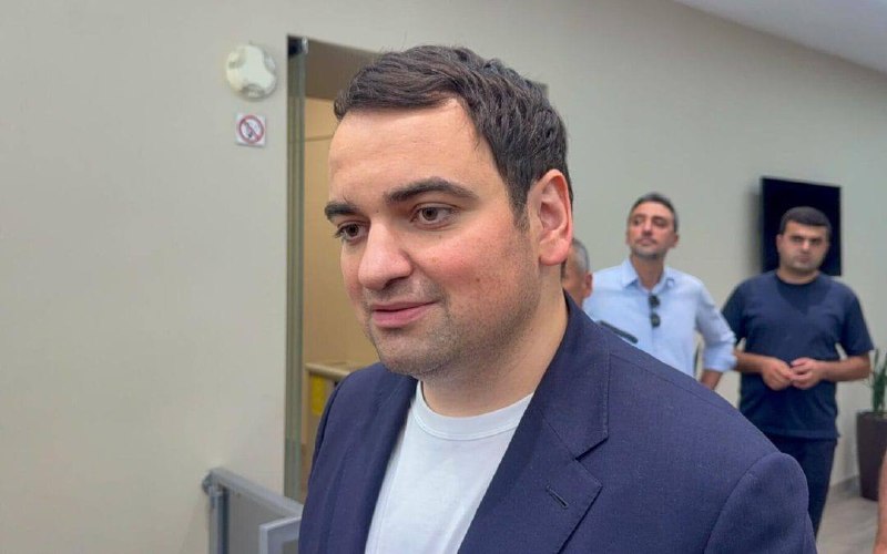 Нарек Карапетян на пресс-конференции в Ереване, Аджапняк