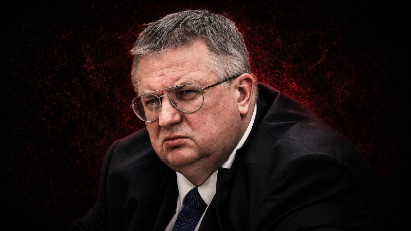 Вице-премьер РФ Алексей Оверчук на встрече, обсуждая вопросы ЕАЭС и Армении