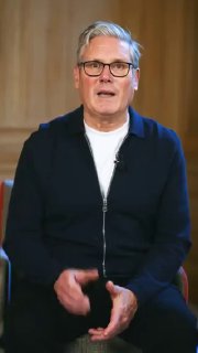 Премьер-министр Великобритании Кир Стармер объявляет о запрете соцсетей для детей в Аджапняке