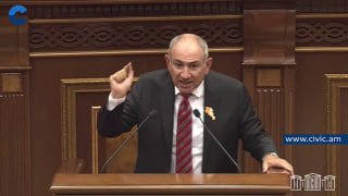 Никол Пашинян выступает в Аджапняке, Ереван