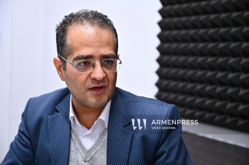 Премьер-министр Армении Никол Пашинян в Тегеране на церемонии похорон