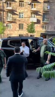 Сурен Папикян на встрече с молодежью «Гражданского договора» в Аджапняке, Ереван