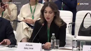 Министр юстиции Армении Србуи Галян выступает на Санкт-Петербургском юридическом форуме