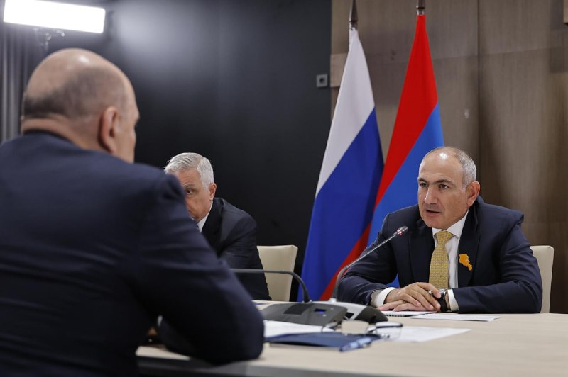 Никол Пашинян на брифинге в правительстве Армении
