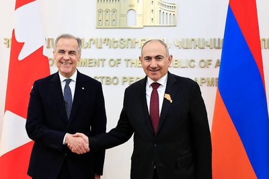 Марк Карни и Никол Пашинян на встрече, фото с поздравлением, Армения