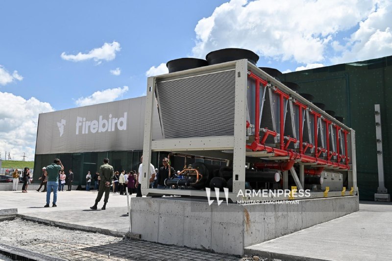 Министр Айрапетян оценил ход строительства ИИ-центра Firebird под Разданом