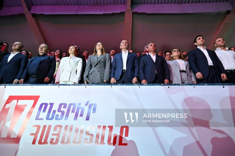 Заседание парламента Армении, Ереван, политики обсуждают мандаты