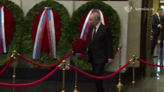 Владимир Путин на панихиде по Сергею Иванову в Ереване