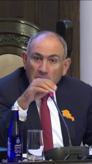 Премьер-министр Армении Никол Пашинян на заседании правительства в Ереване