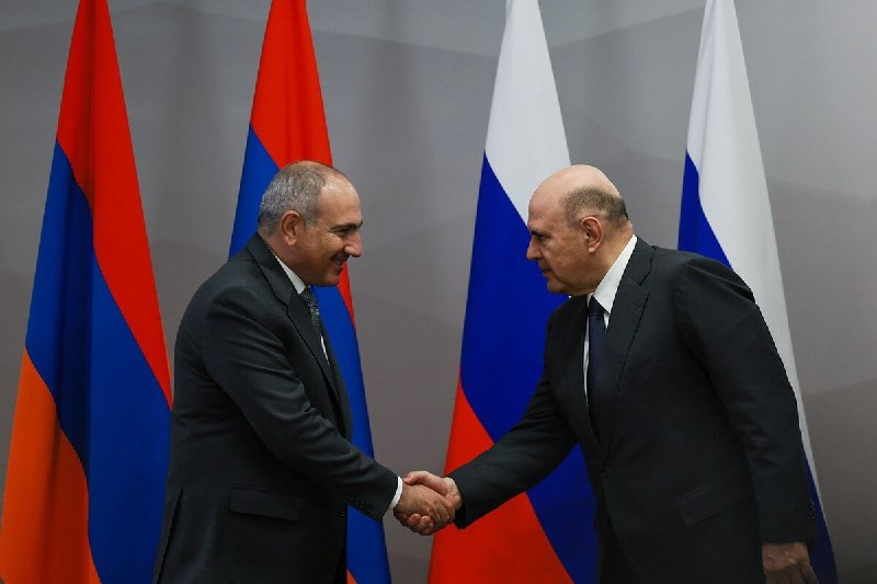 Премьер-министр Армении Никол Пашинян на встрече с премьер-министром России Михаилом Мишустиным в Екатеринбурге