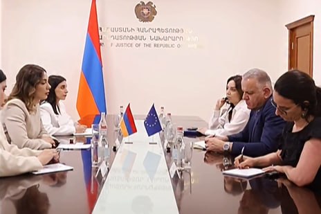 Встреча министра юстиции Армении Србуи Галян с послом ЕС Василисом Марагосом в Ереване