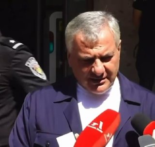 Самвел Карапетян выступает в Аджапняке, Ереван