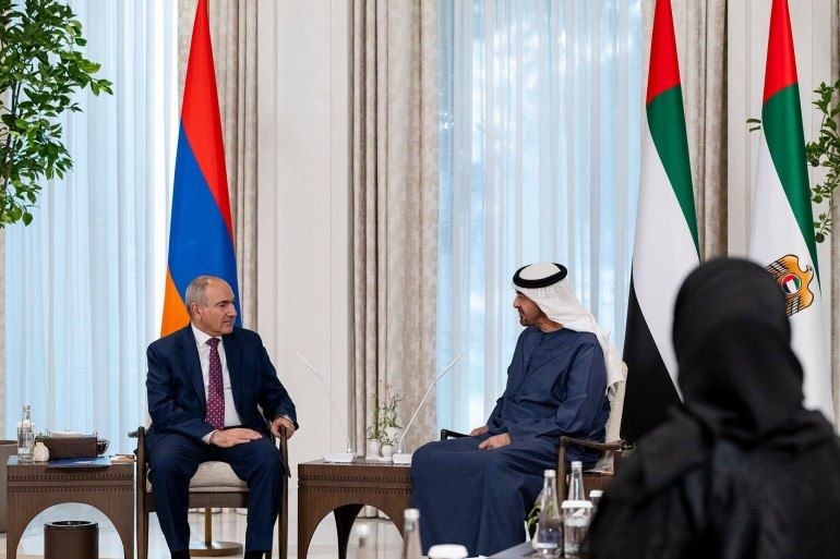 Президент ОАЭ Мухаммад бин Заид Аль Нахайян и премьер-министр Армении Никол Пашинян на встрече